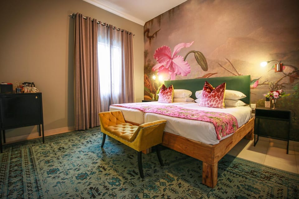 Bed, Coffee/tea facilities, Photo of the whole room, Bedroom, oven, safe, air conditioner