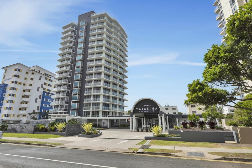Property building, Street view, Location