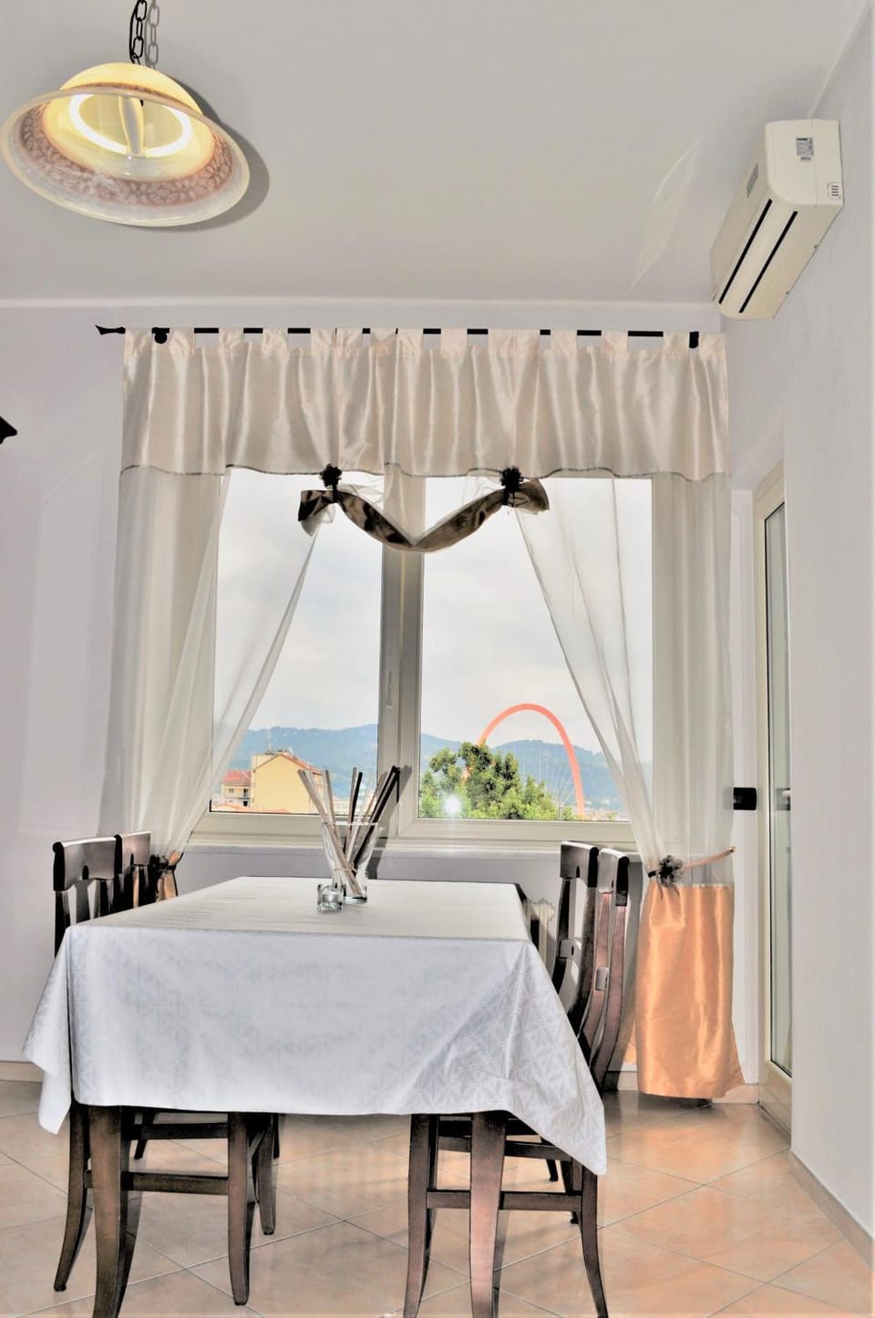 Natural landscape, Dining area, air conditioner