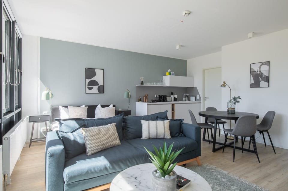 Photo of the whole room, Seating area, Dining area