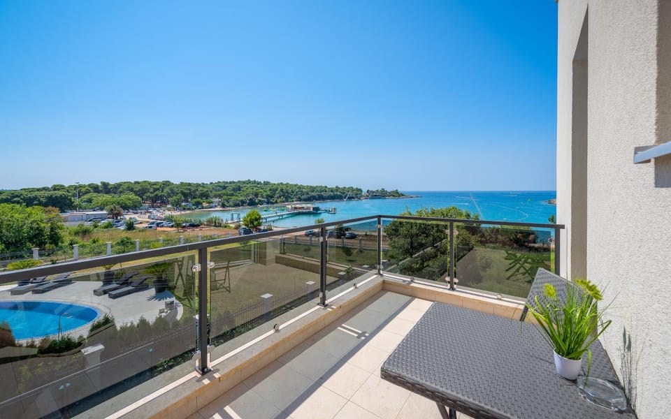 Villa Cedar Villa in Pula