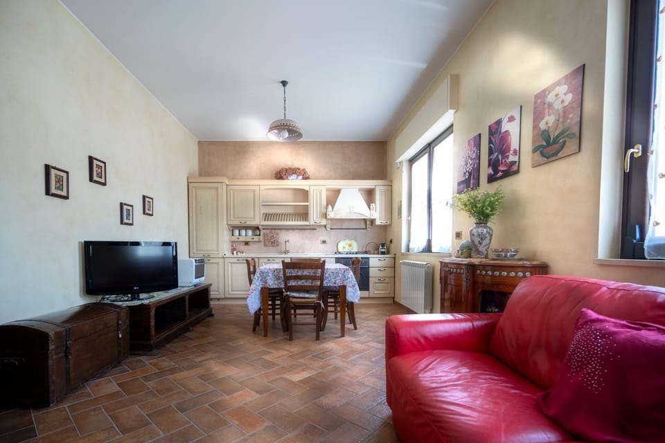 TV and multimedia, Living room, Lounge or bar, Dining area