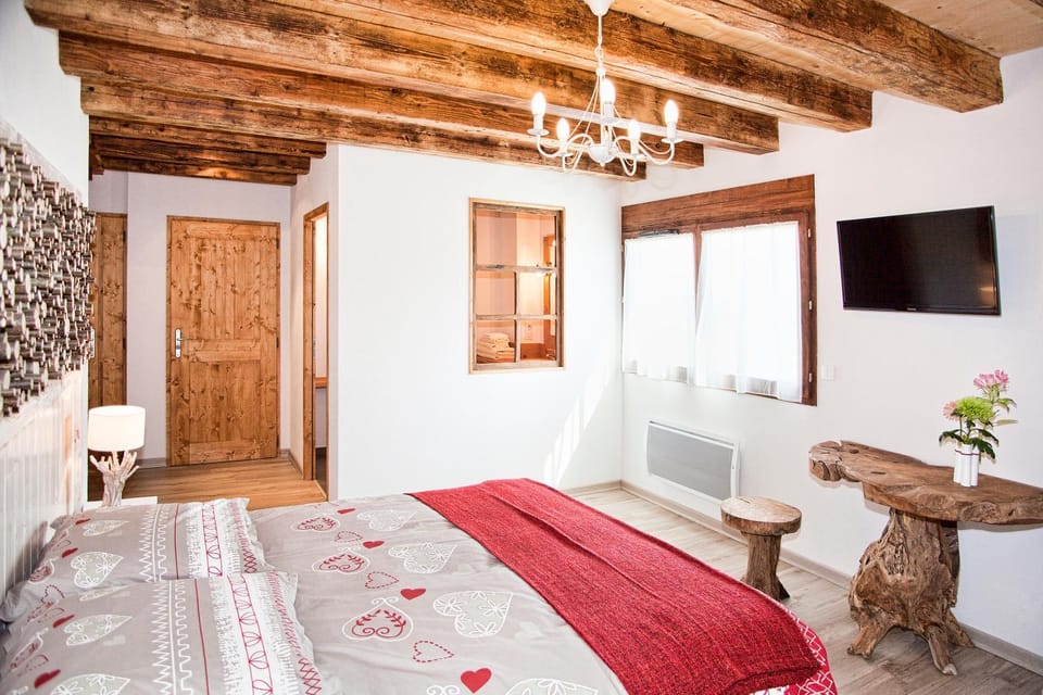 Bed, TV and multimedia