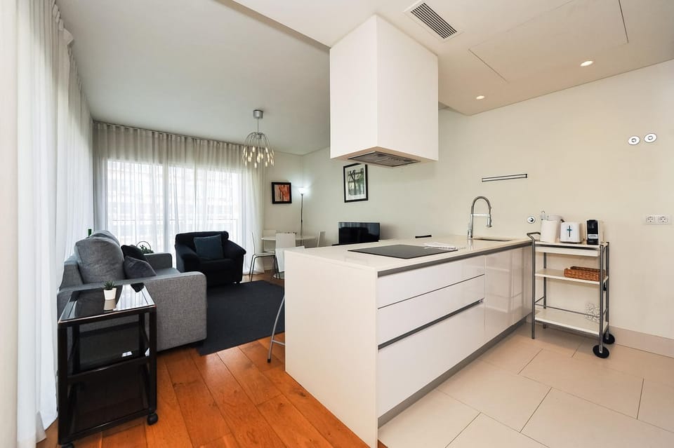 Sunny & Bright Amoreiras - Checkinhome Apartment in Lisbon