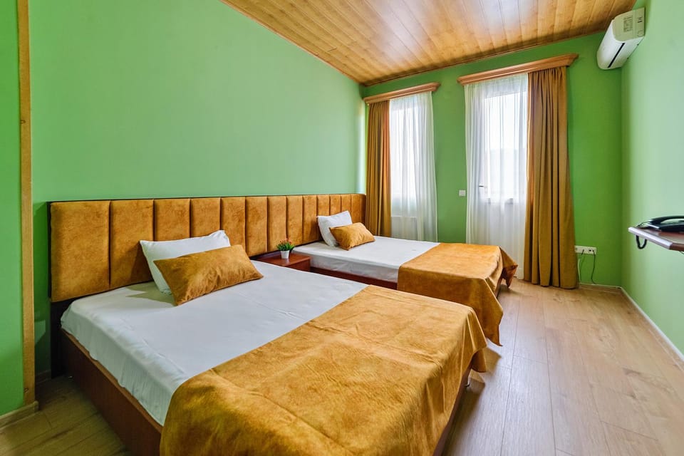 Photo of the whole room, air conditioner