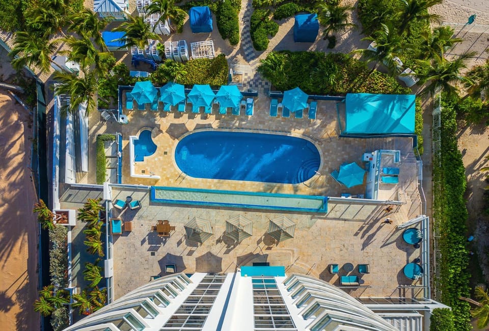 Bird's eye view, Swimming pool