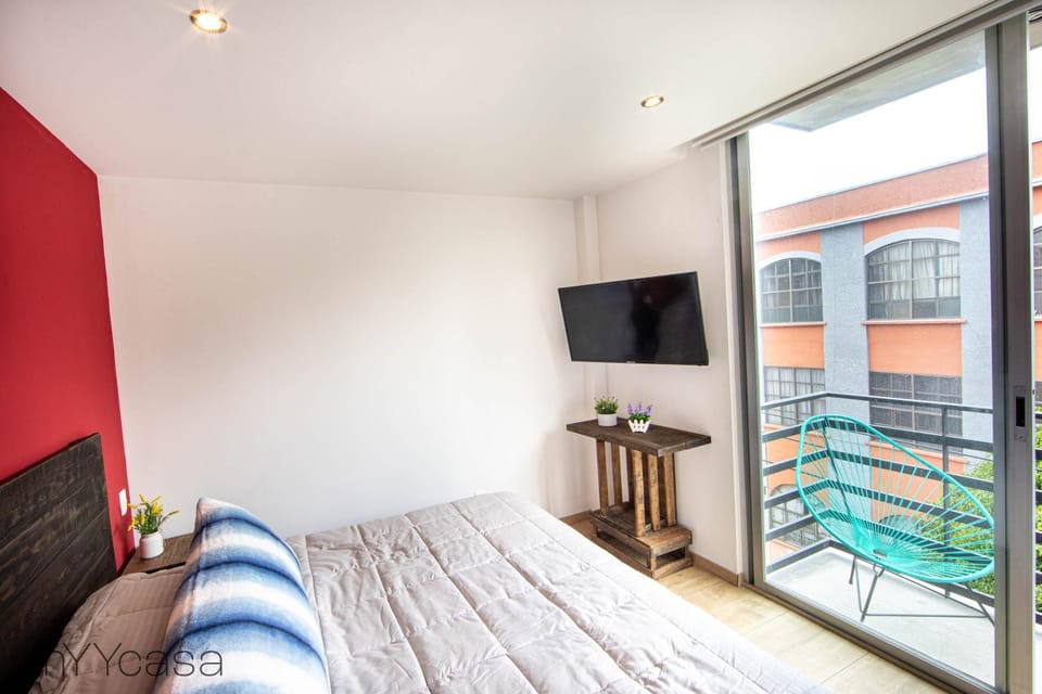 Bed, TV and multimedia, Balcony/Terrace, Bedroom