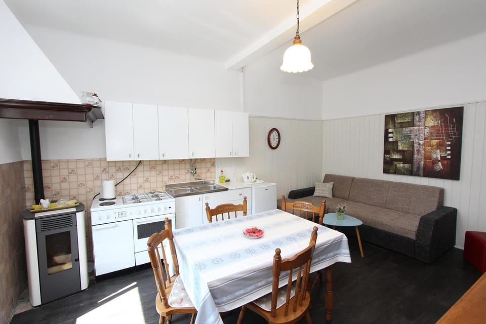 Kitchen or kitchenette, Living room, Dining area