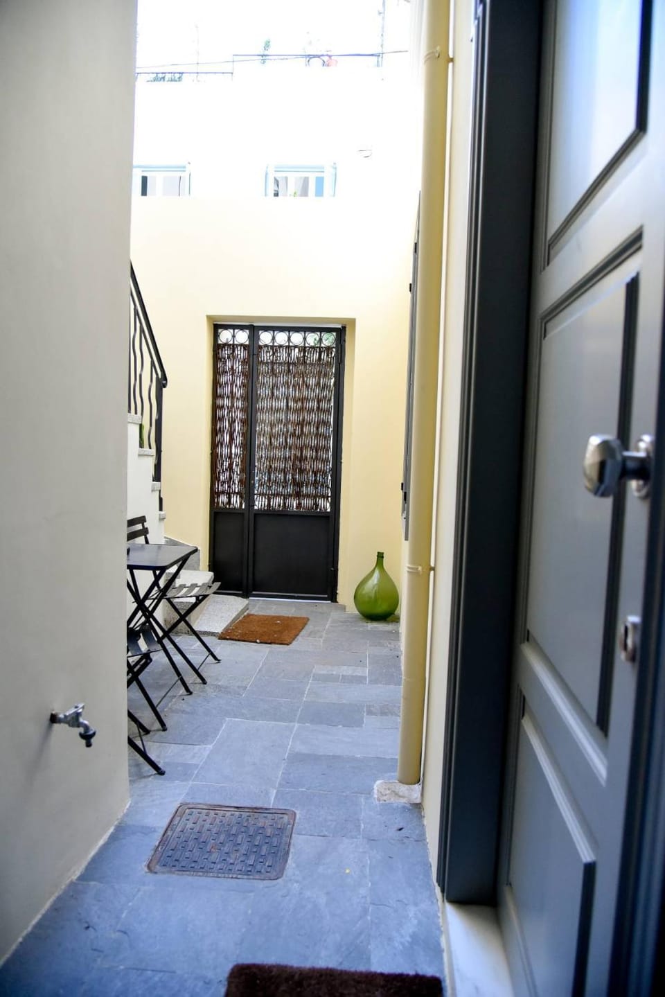 Facade/entrance