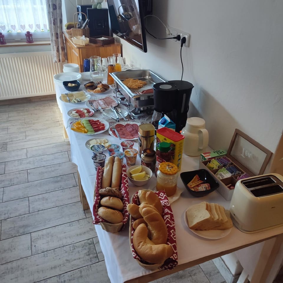 Food and drinks, Breakfast, Buffet breakfast