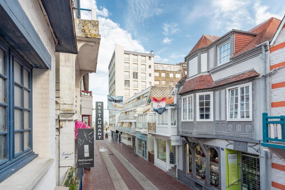 Property building, Neighbourhood, City view
