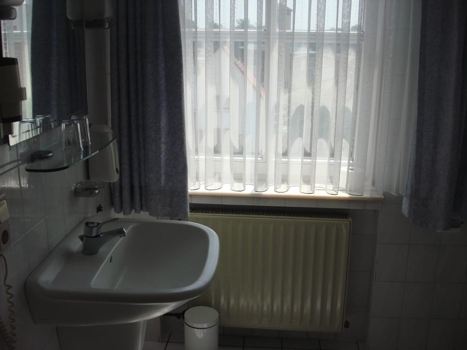 Shower, Toilet, Bathroom, TV and multimedia, Bedroom, Pets, Guests, Breakfast