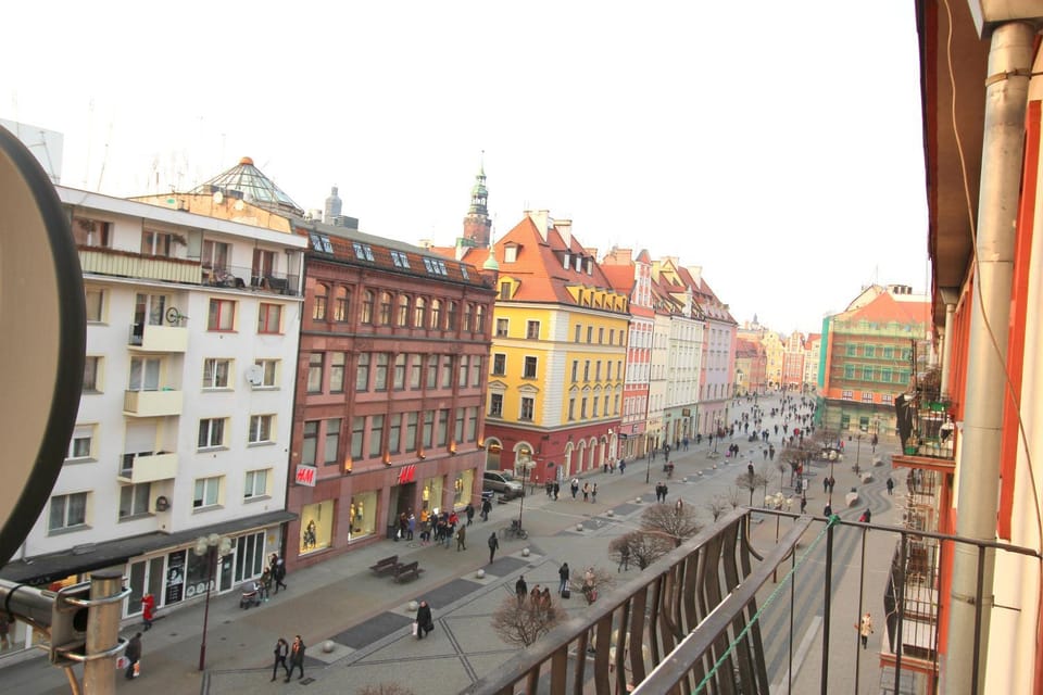 City view, Street view
