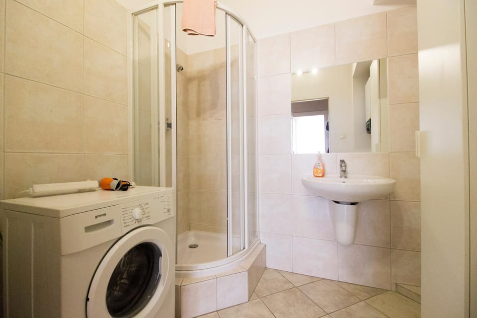 Shower, Bathroom, towels, dryer