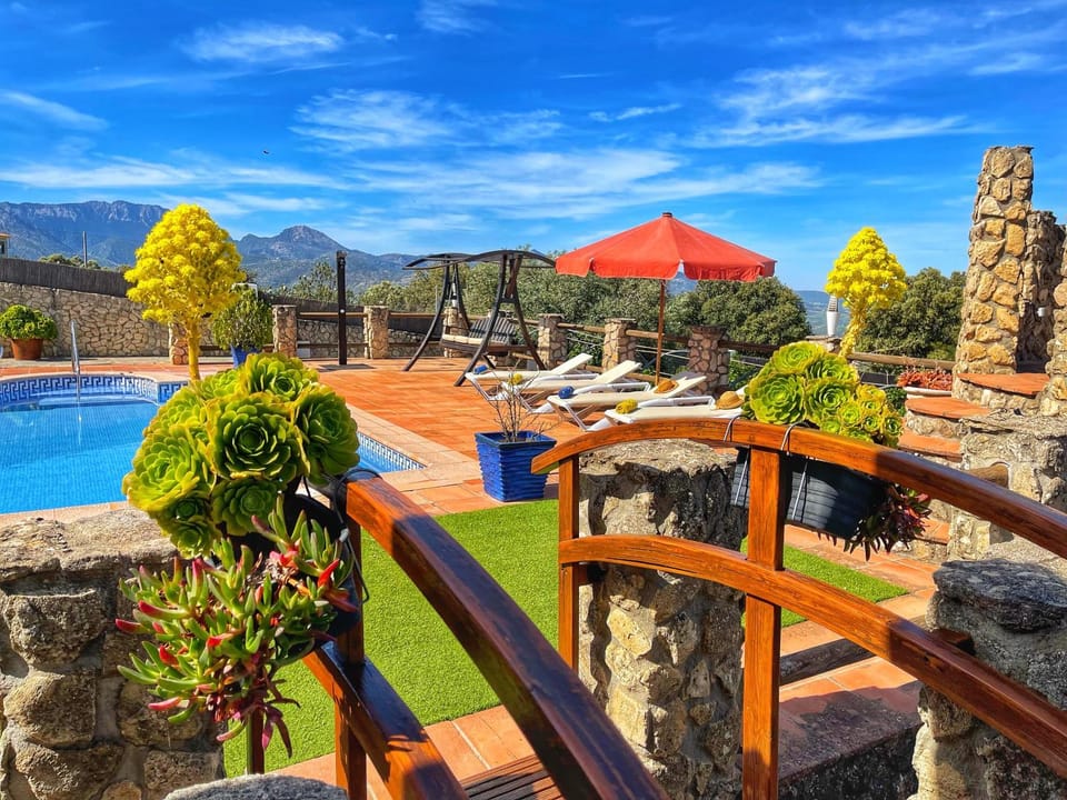 Natural landscape, Garden, Garden view, Mountain view, Pool view, Swimming pool