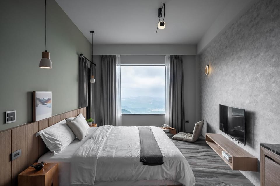 Photo of the whole room, Mountain view, Sea view