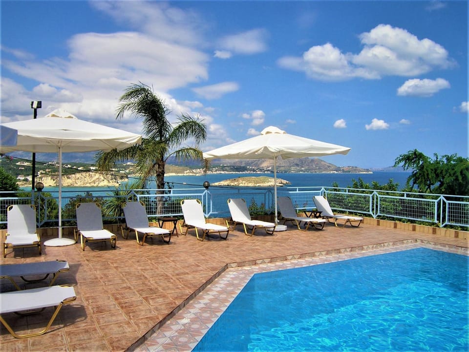 Emerald Apartment hotel in Crete Region
