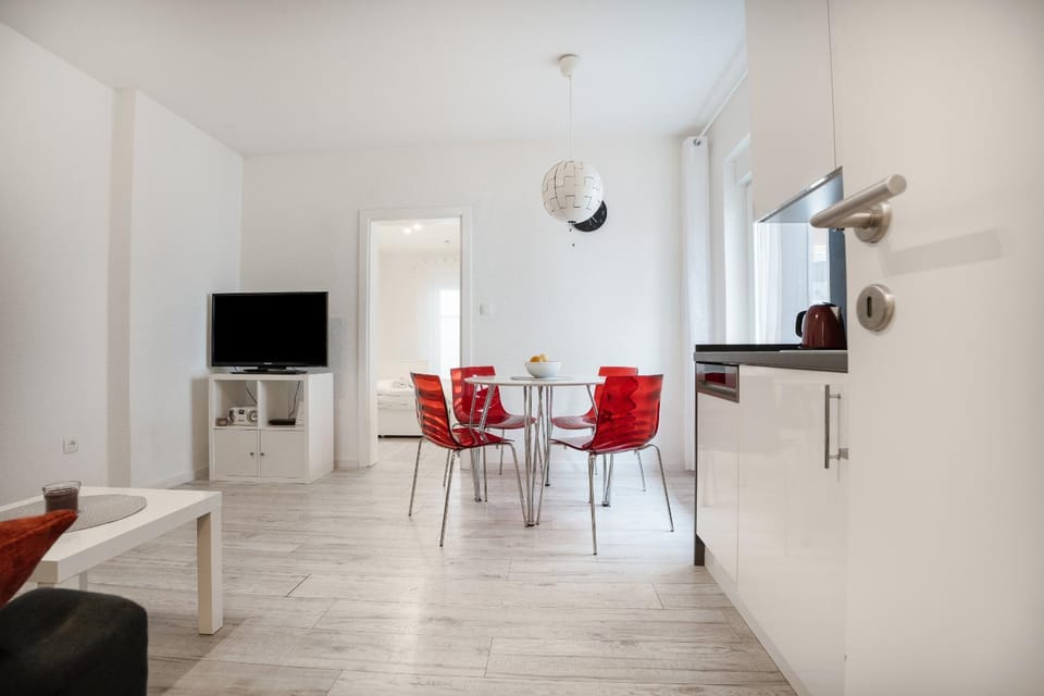 TV and multimedia, Kitchen or kitchenette, Seating area, Dining area