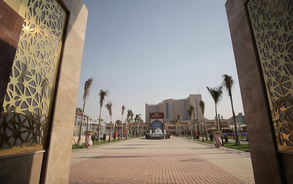 Facade/entrance, City view