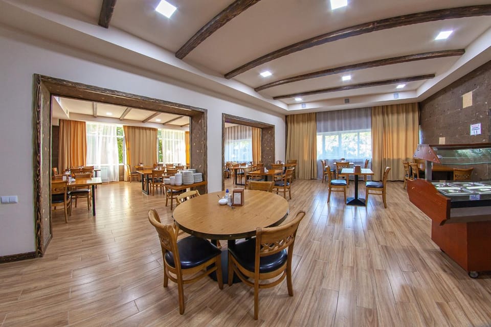 Restaurant/places to eat, Dining area, Continental breakfast