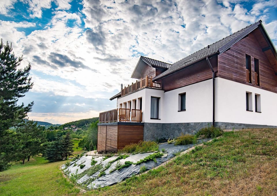 Property building, Garden, Garden view, Mountain view