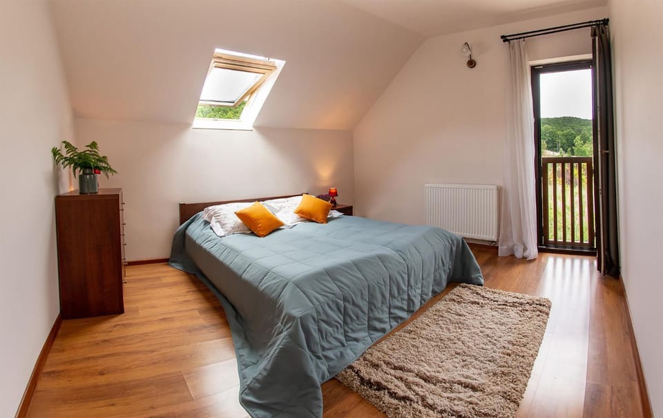 Bed, Photo of the whole room, Bedroom, Mountain view