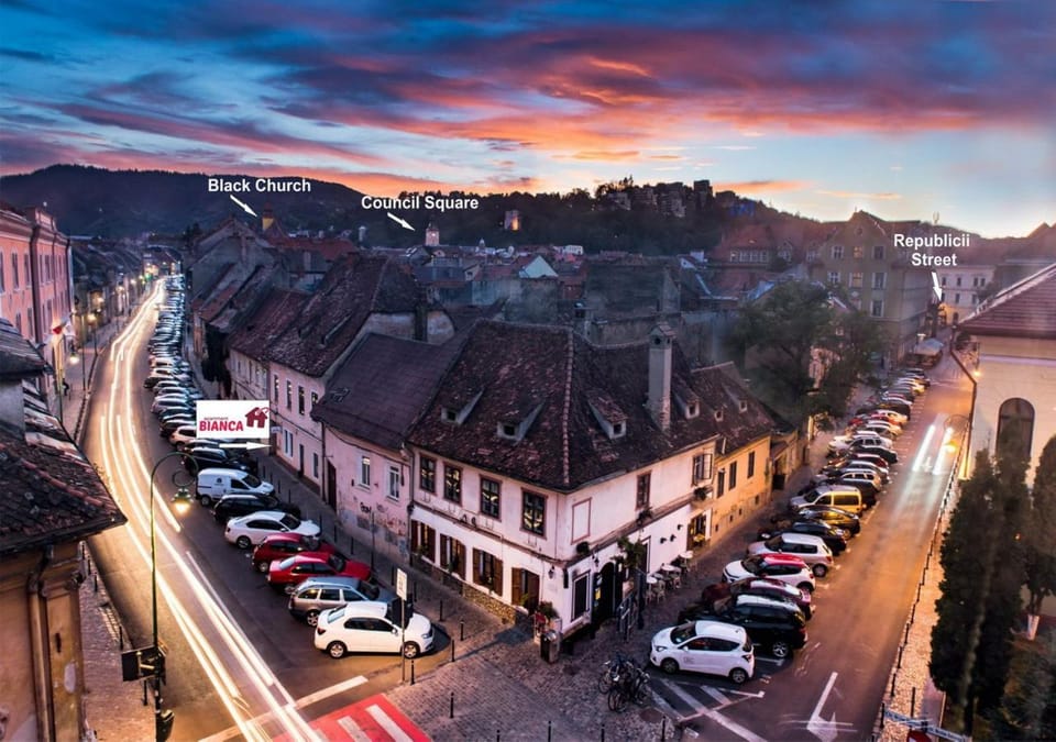 Neighbourhood, Bird's eye view, Street view