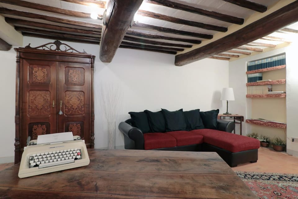 Living room, Decorative detail, Seating area