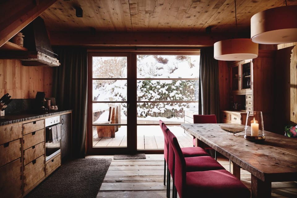 Dining area, kitchen