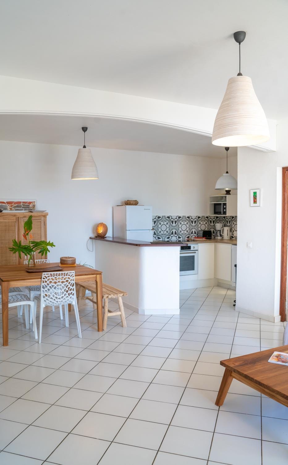 Kitchen or kitchenette, Dining area