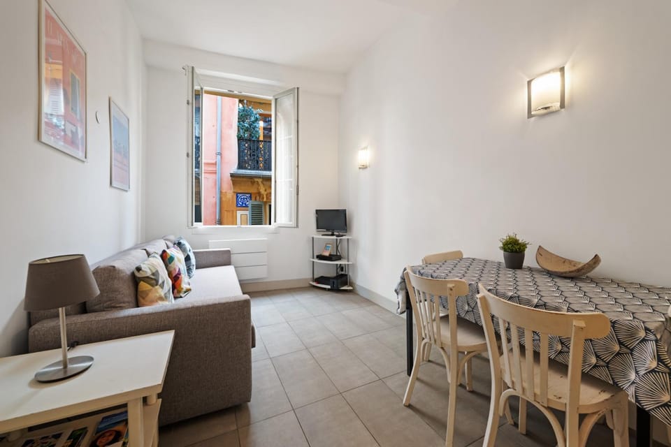 In the heart of Old Nice - 2min. from Cours Saleya and Promenade des Anglais Apartment in Nice