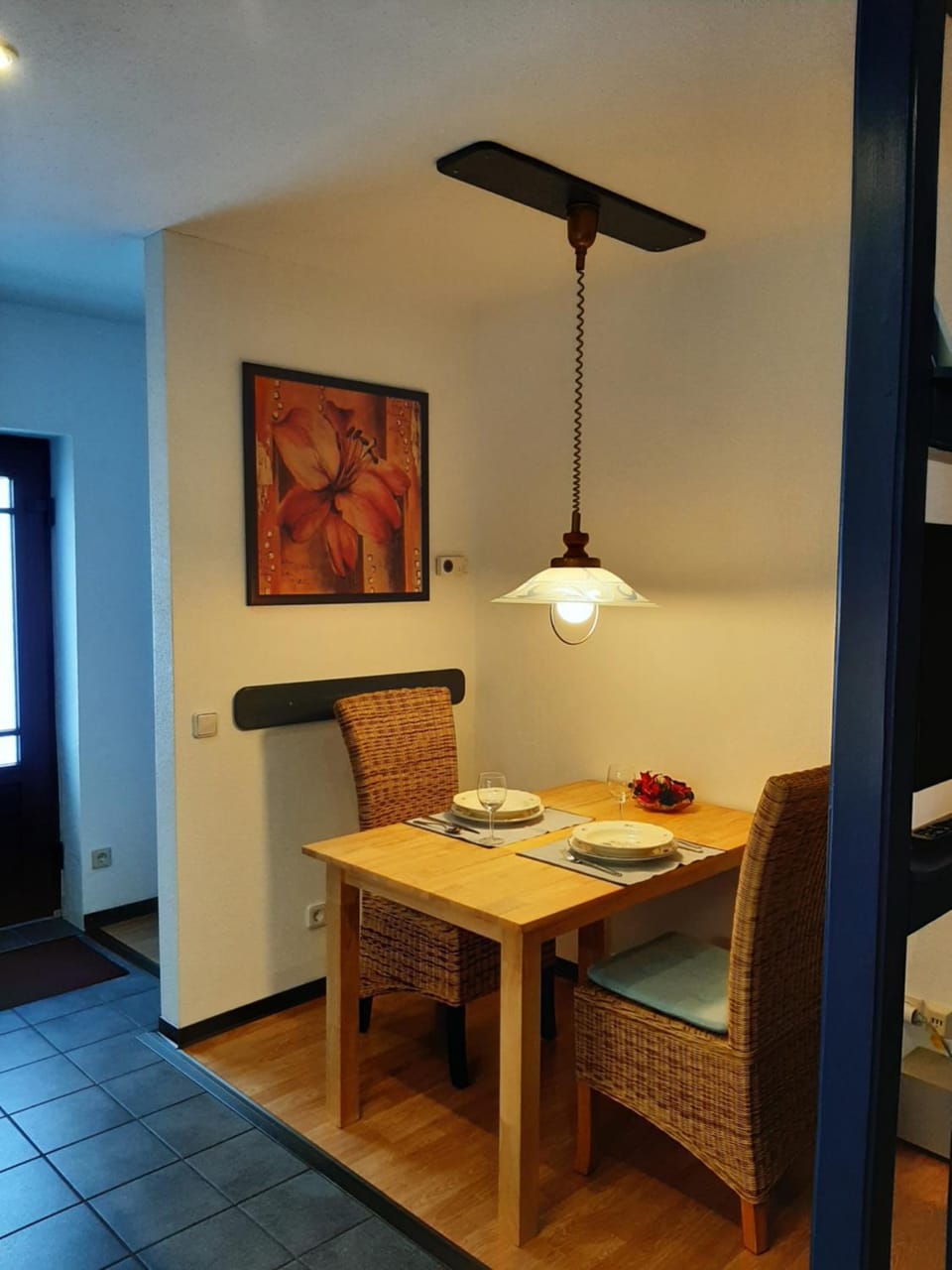 Seating area, Dining area