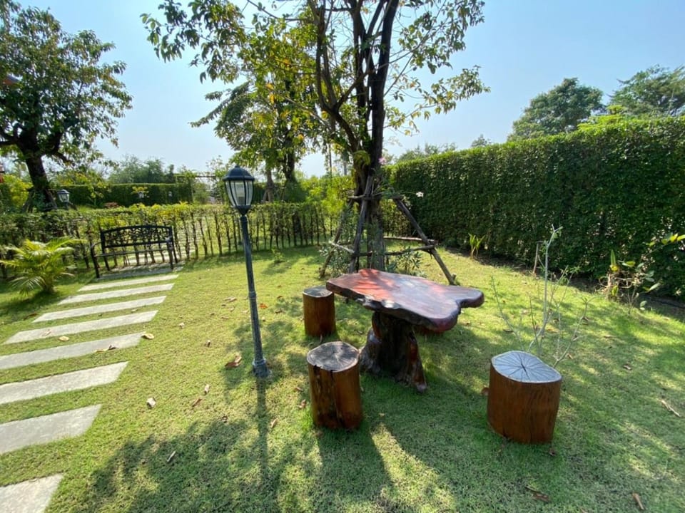 บ้านเพลิน Hotel in Laos