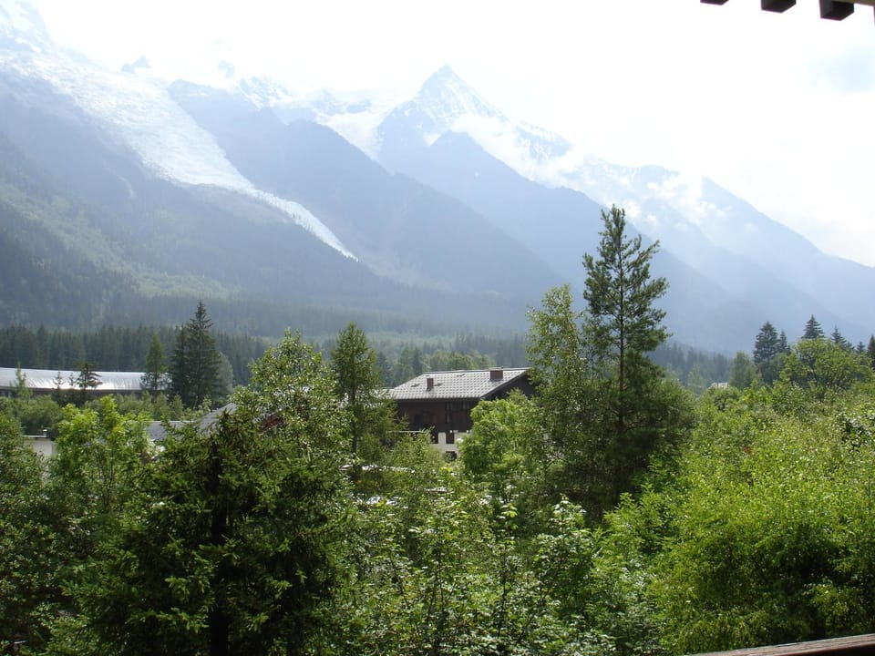 View (from property/room), Area and facilities