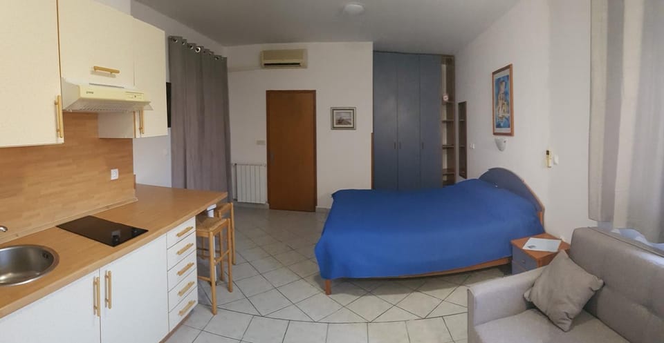 Living room, Photo of the whole room