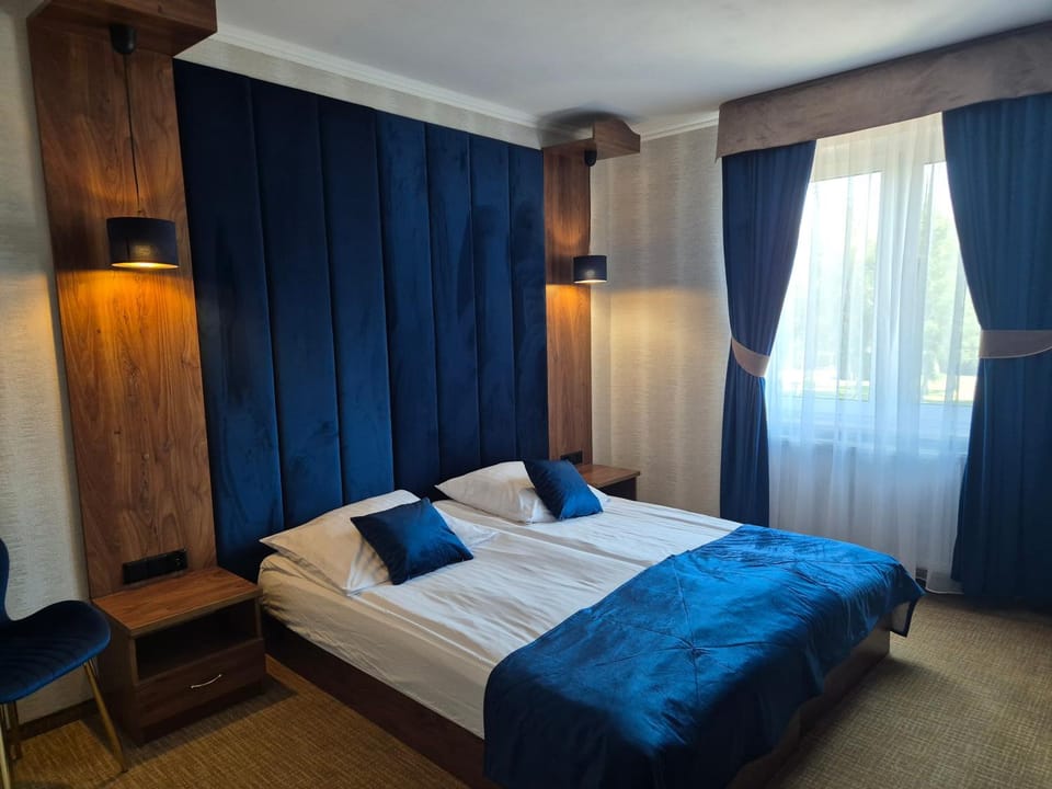 Dworek Nad Stawem & Łaźnia Piwna Vacation rental in Masovian Voivodeship