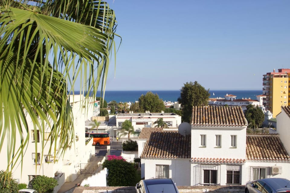 City view, Sea view