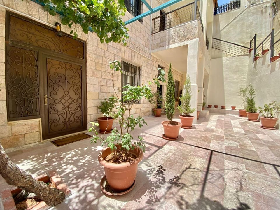 Property building, Patio, Spring, Day, Garden, Balcony/Terrace, Garden view