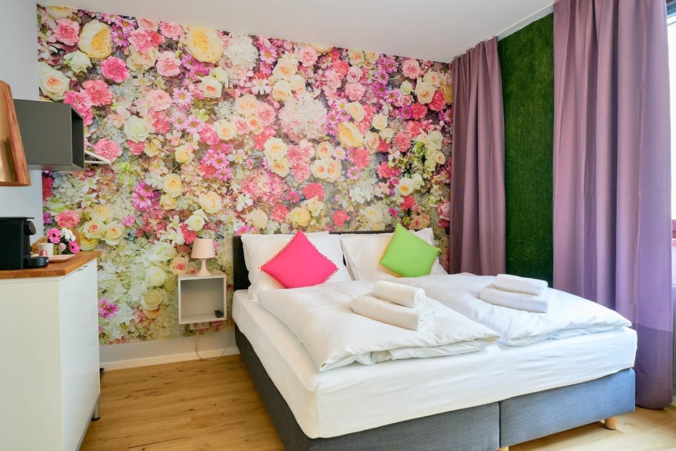 Bed, Photo of the whole room