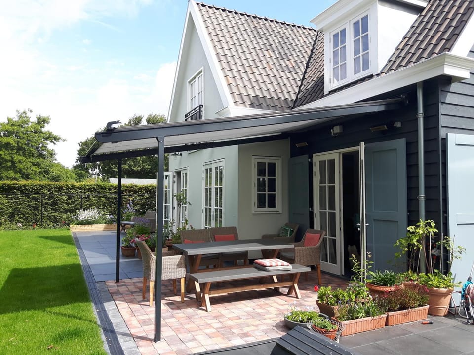 De Cloud House in Oostkapelle