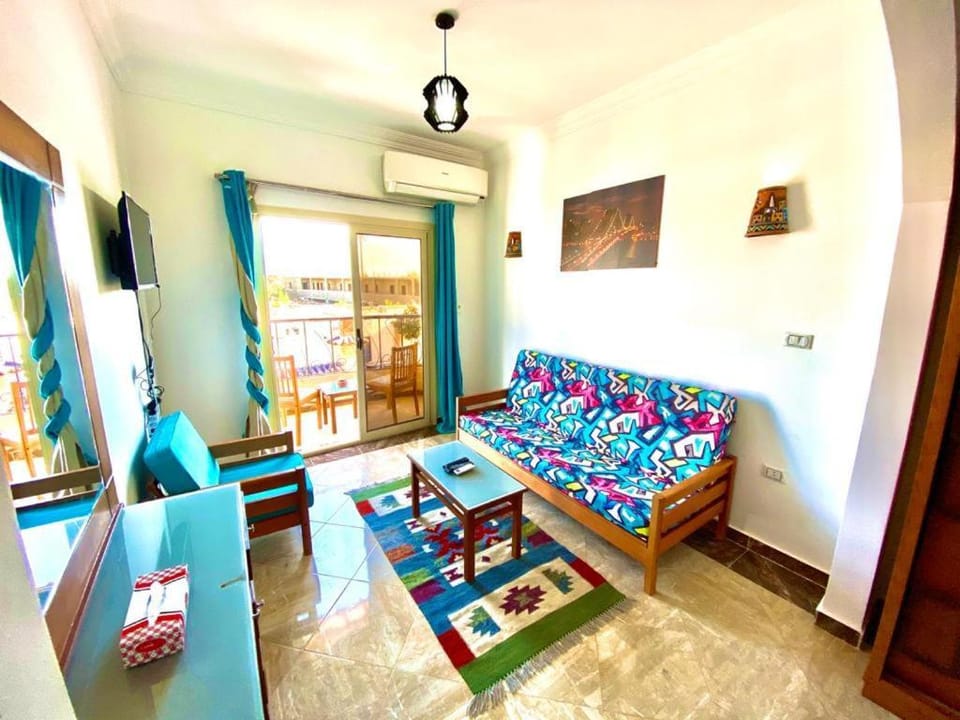 View (from property/room), Living room, Decorative detail