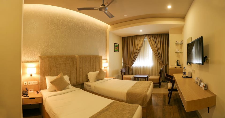 Bed, TV and multimedia, Photo of the whole room, Bedroom, hair dresser