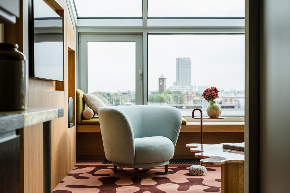 TV and multimedia, Living room, Photo of the whole room, Decorative detail, City view