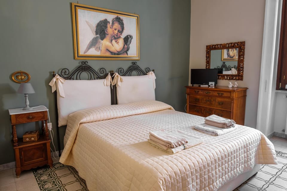 Bed, Photo of the whole room