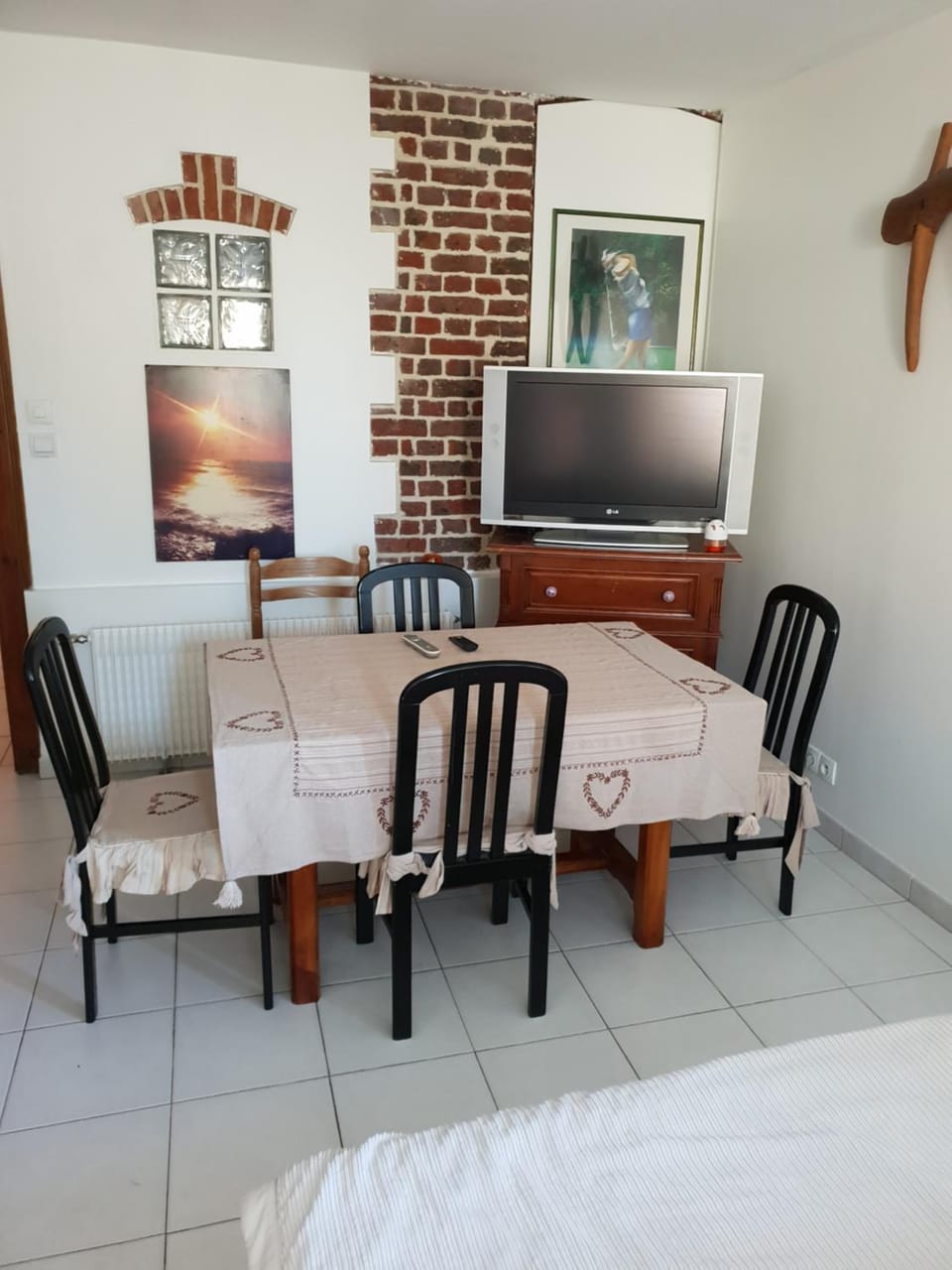 Communal lounge/ TV room, TV and multimedia