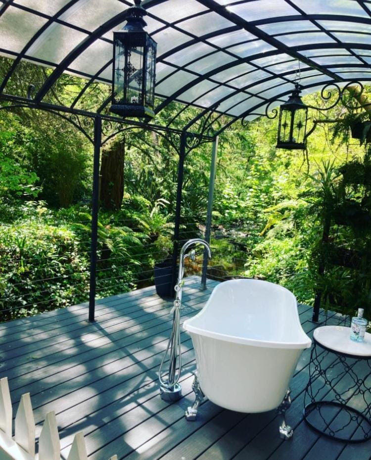 Patio, Bath