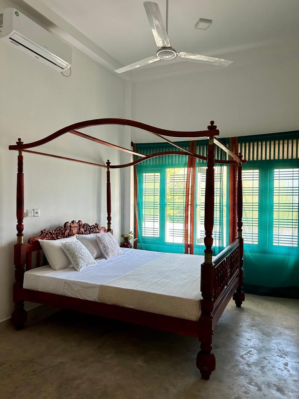 Bed, Bedroom, air conditioner