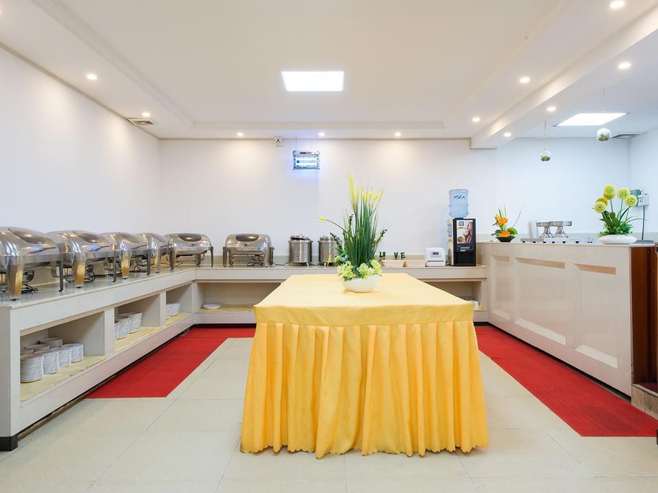 Vienna Hotel Banxuegang Road Hotel in Shenzhen