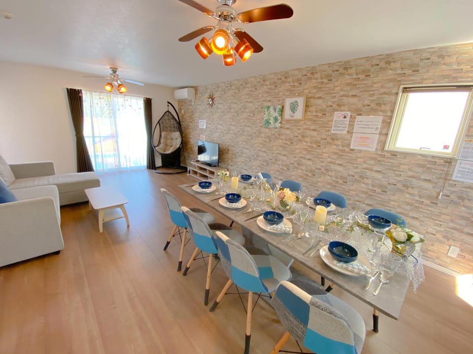 Living room, Dining area