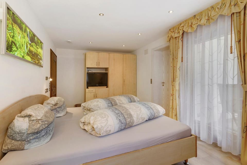 Property building, Living room, Bedroom